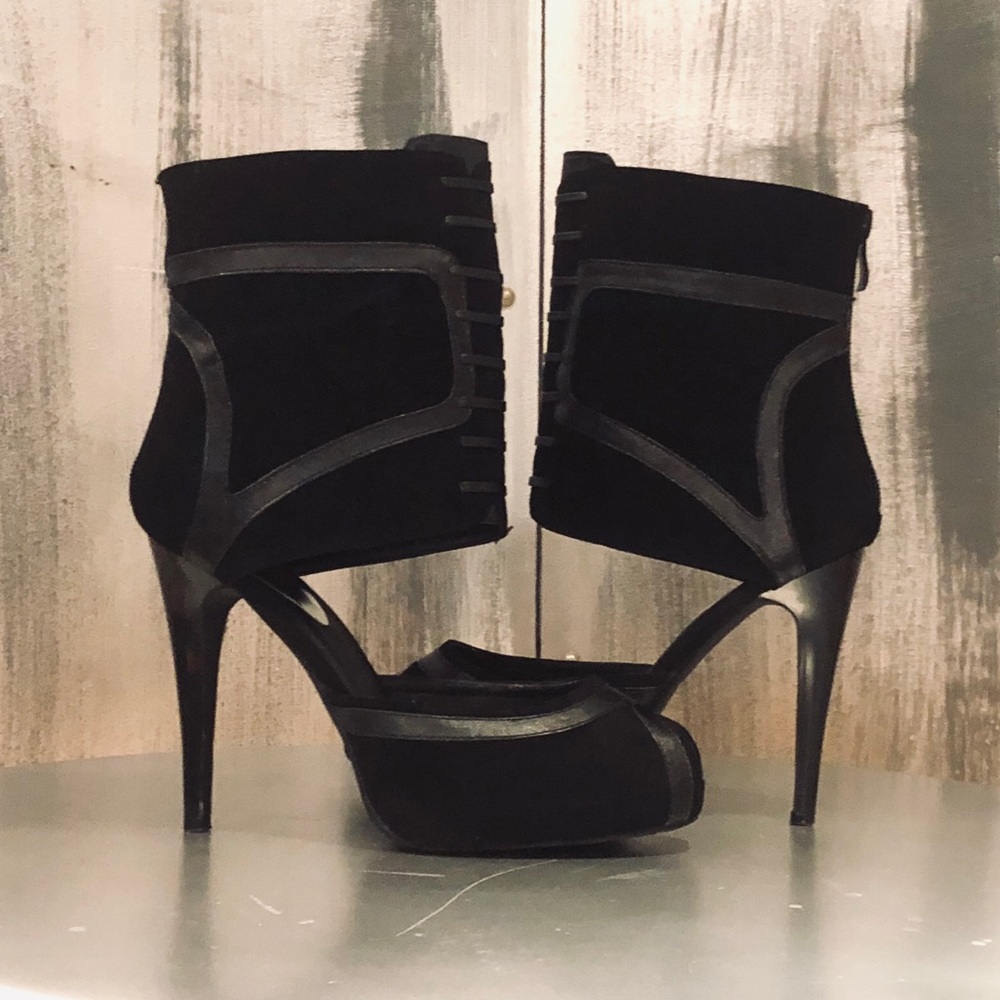 NYLA Sexy Devious Black Heels Size 9 (B11)